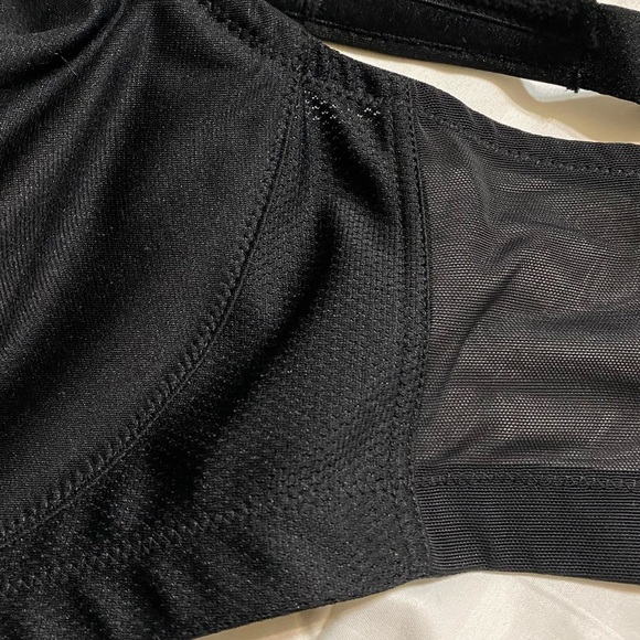 NEW Glamorise The Ultimate Full Figure Soft Cup Black Sports Bra 1006 44B NWT - Picture 8 of 13